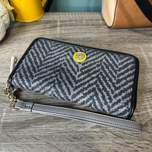 Spartina 449 Black and Gray Leather Wallet - Picture 2 of 7